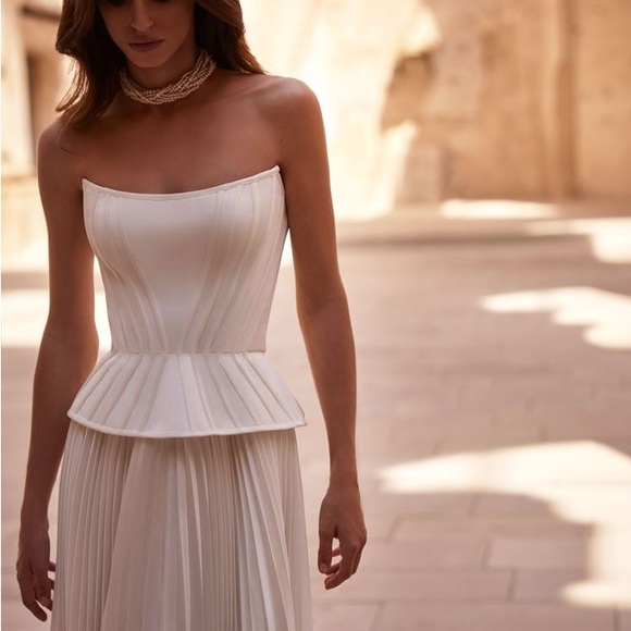 MillaNova Dresses & Skirts - MillaNova Elegant Cream Wedding Dress